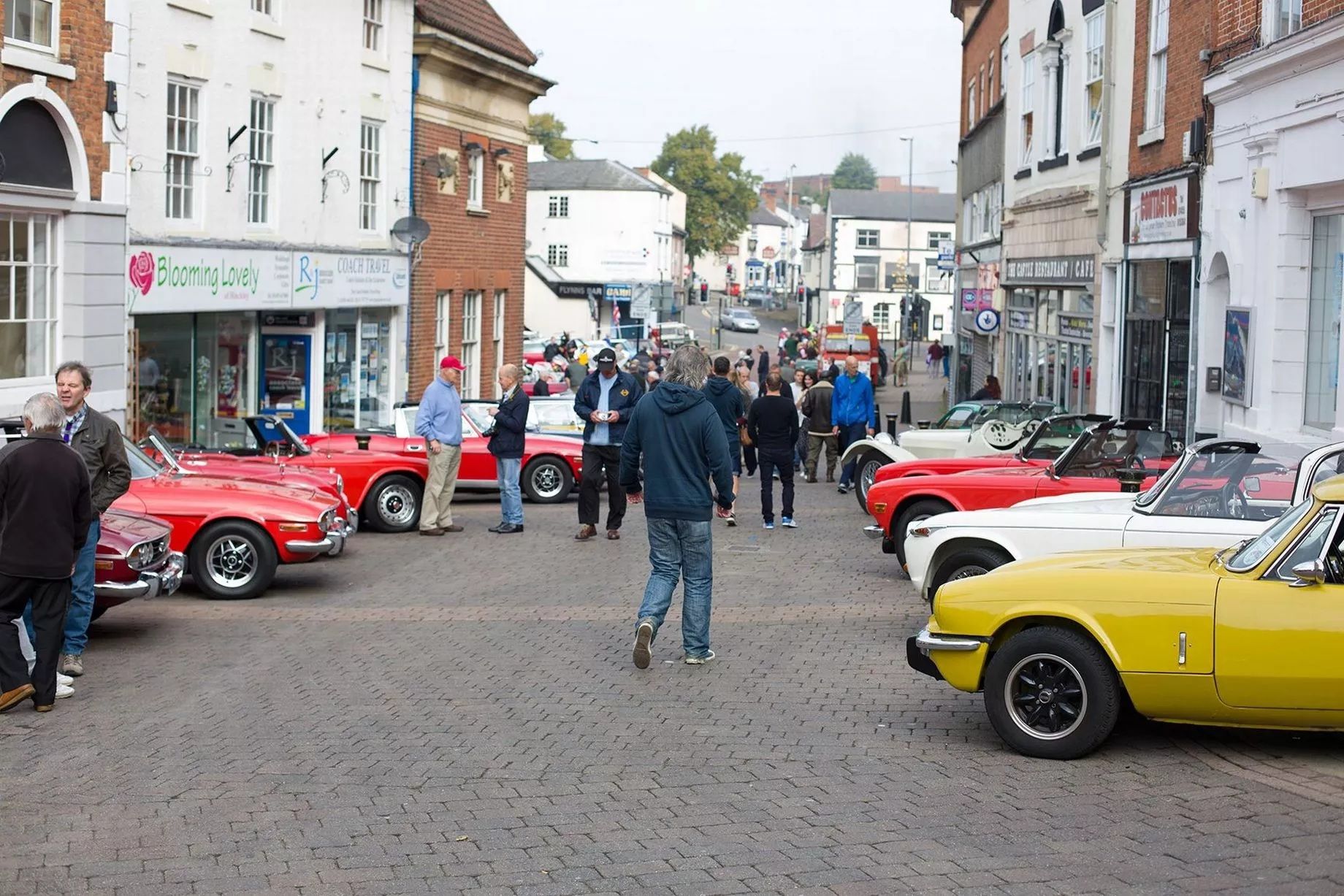 vintage cars at hinckley classic motor show